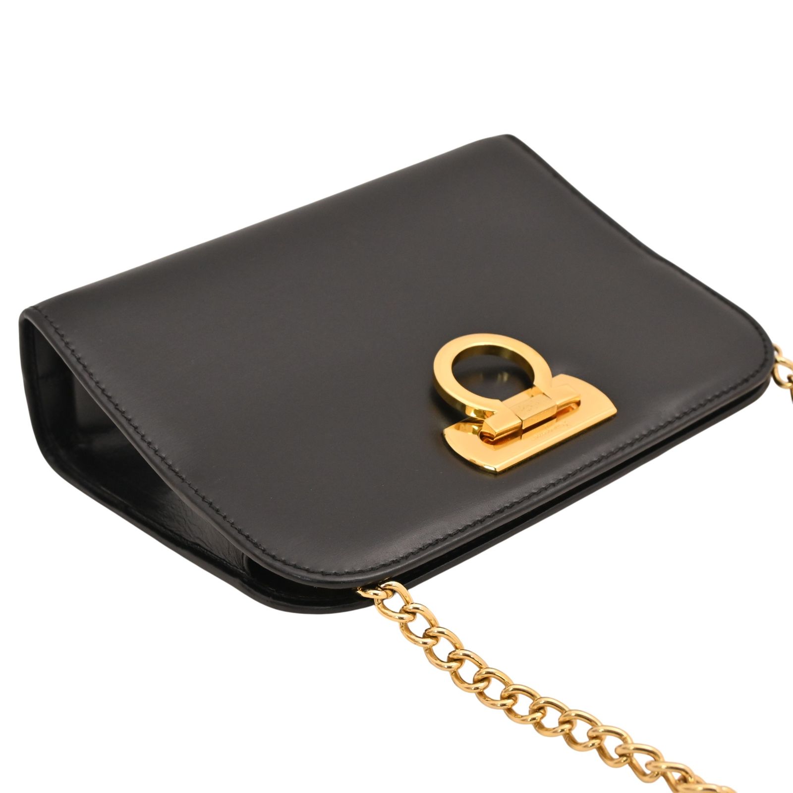 サルヴァトーレフェラガモ ガンチーニ チェーンショルダーバッグ B