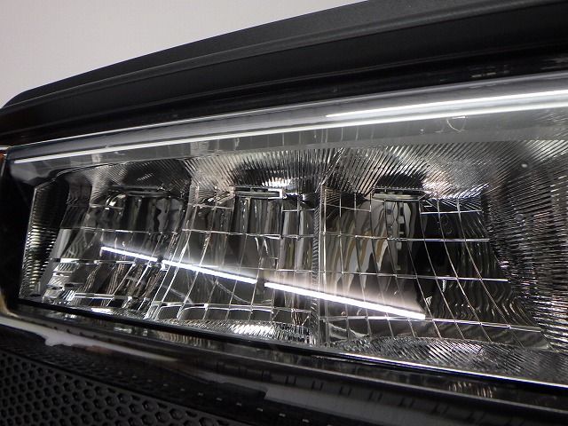 ランドクルーザー 250 右ヘッドライト LED TRJ GDJ 250 60-343 4V