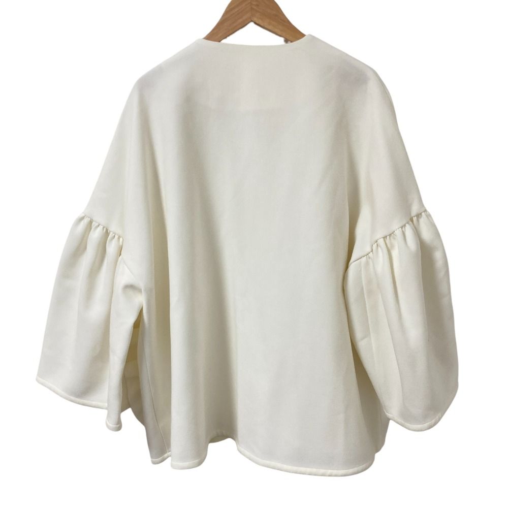 新品　yori ポケットフリルノーカラージャケット Fサイズ 美品 yori ヨリ ポケットフリルジャケット ノーカラー ブルゾン サイズ