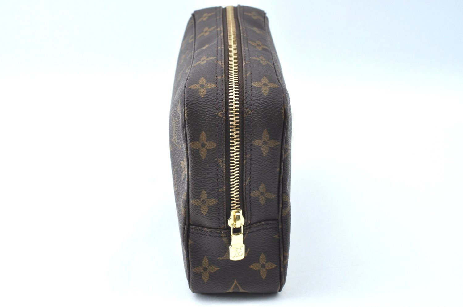 LOUIS VUITTON ルイヴィトン モノグラム トゥルース トワレット 23