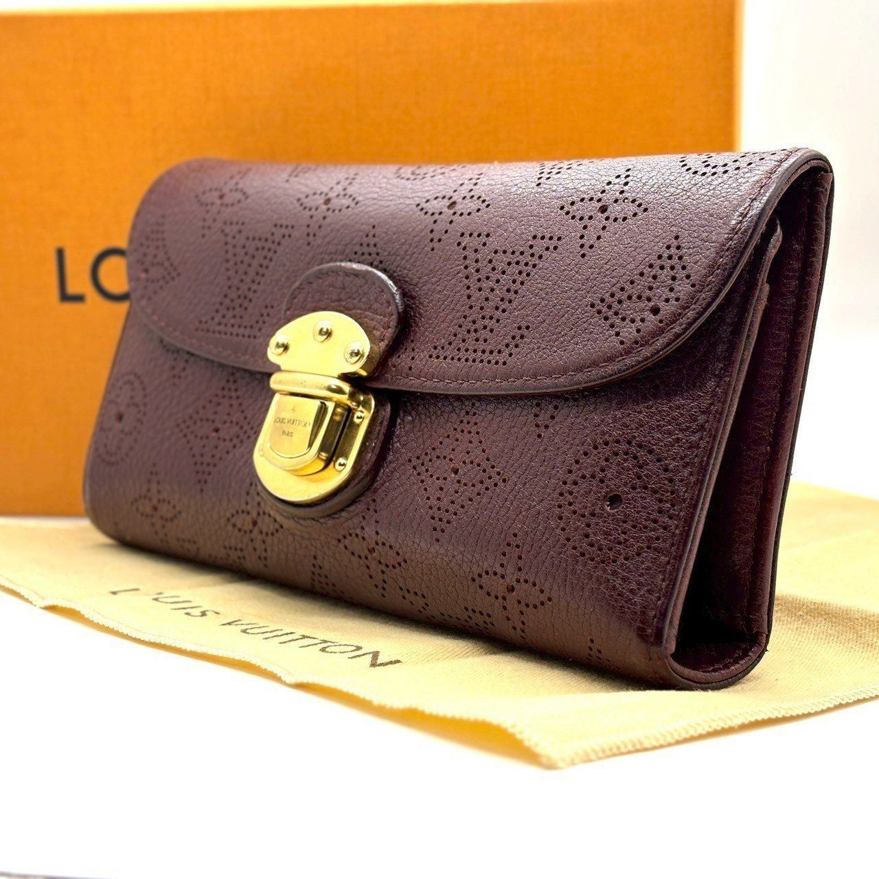 品よく色気を忍ばせる】 LOUIS VUITTON マヒナ ポルトフォイユ