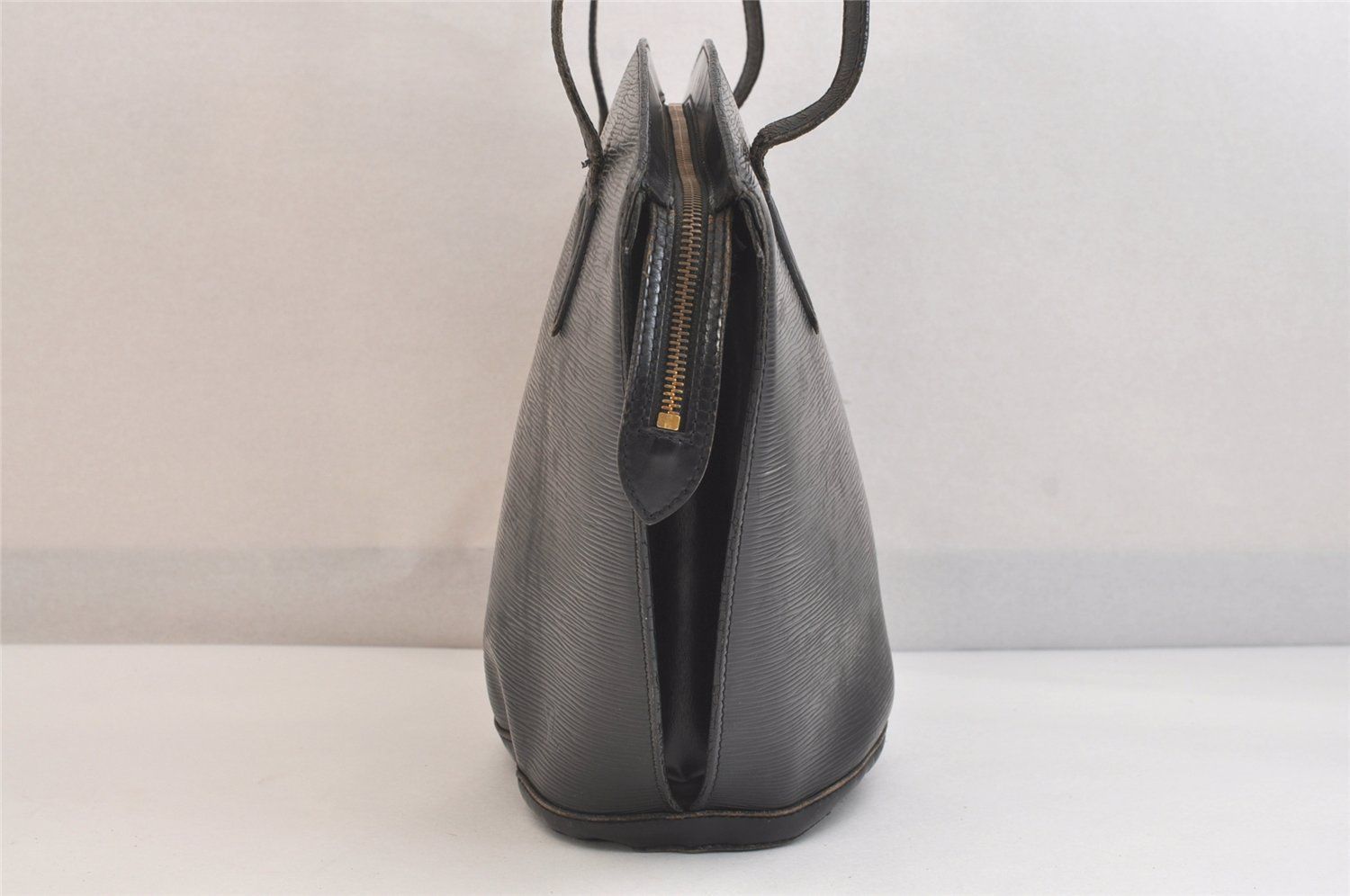 LOUIS VUITTON ルイヴィトン エピ サンジャック ショッピング