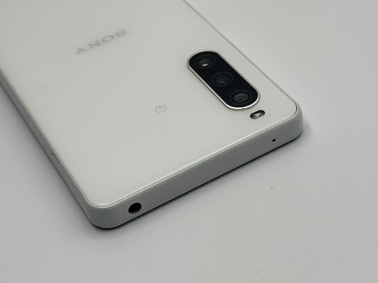 中古C】Xperia 10 IV SO-52C ホワイト SIMフリー 白ロム SIMフリー