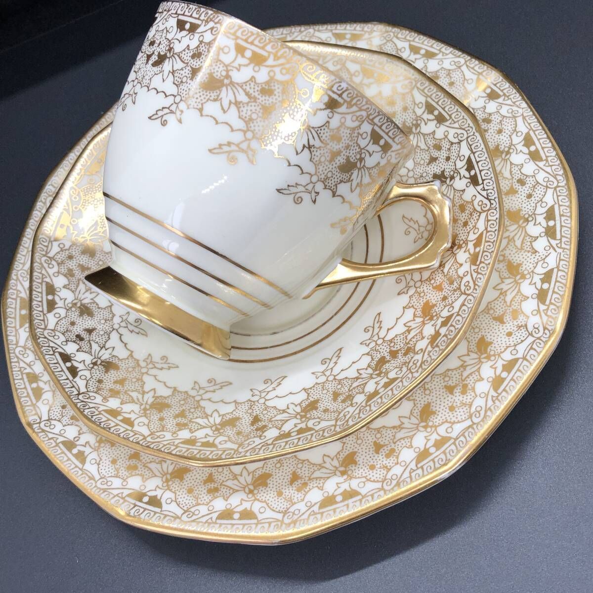 英国アンティーク 】 タスカン 金彩 レース キャビネットトリオ セット