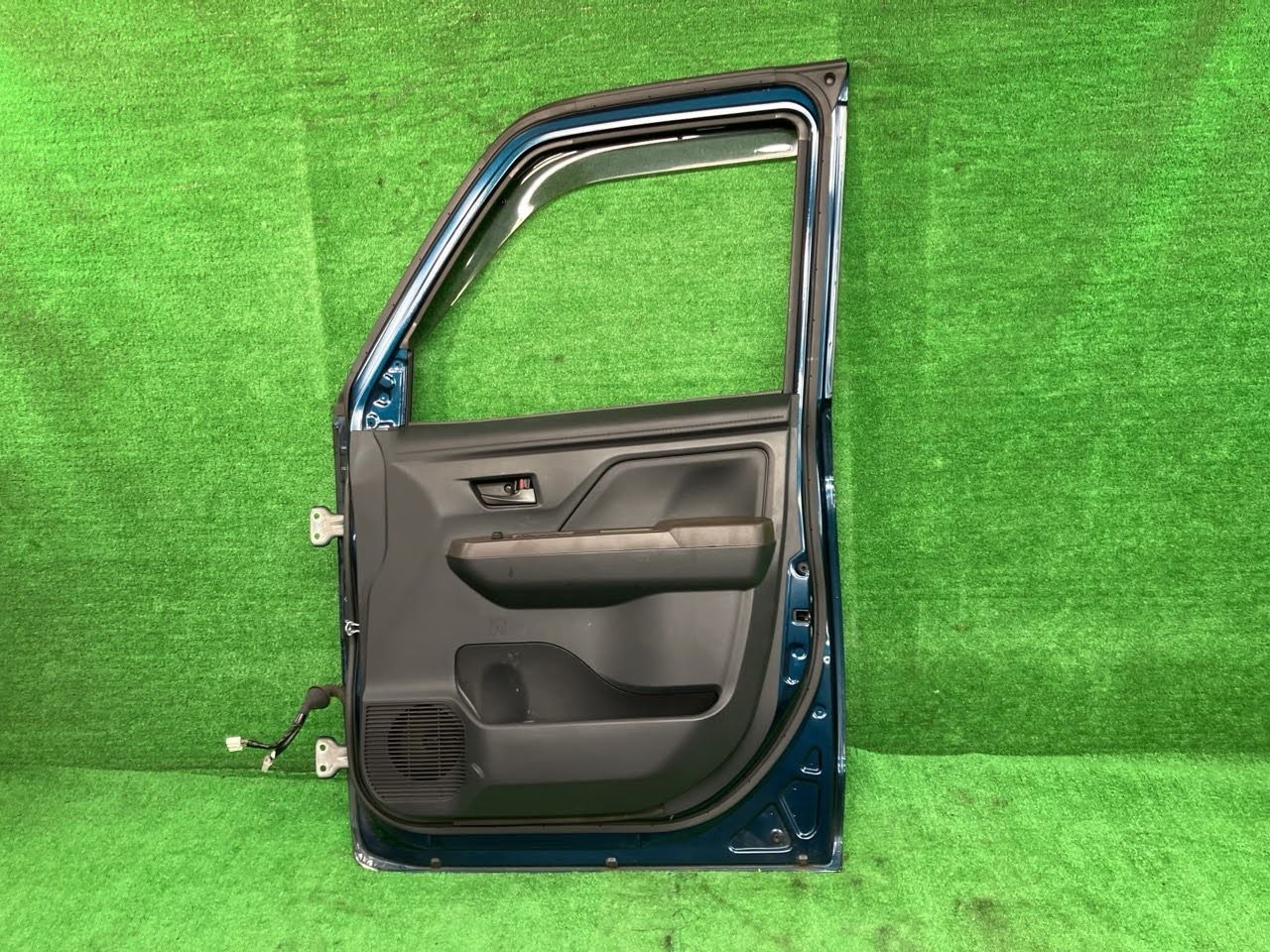 ルーミー ブラウン系の中古車を探すならグーネット ルーミー M910A 右 