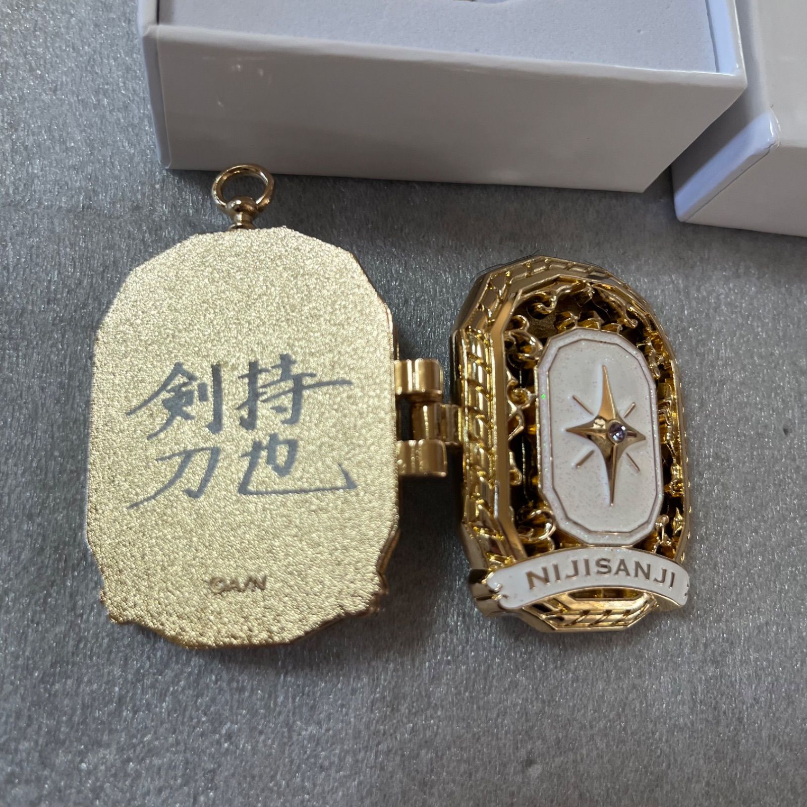 剣持刀也 ロケットペンダント 6周年 にじさんじ C6 - メルカリ