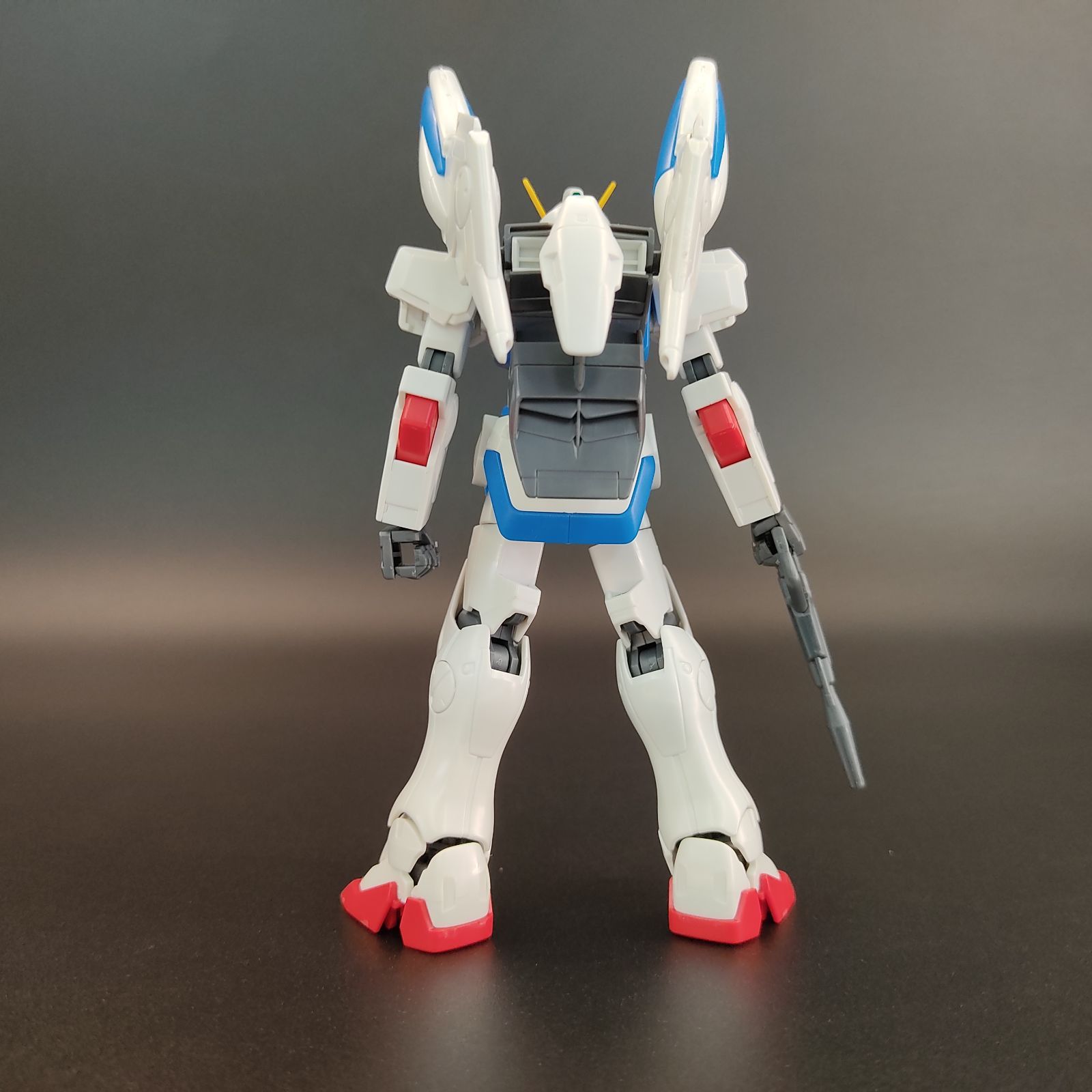 ガンプラ【ジャンク品/破損補修跡あり】HGUC 1/144 Vダッシュガンダム