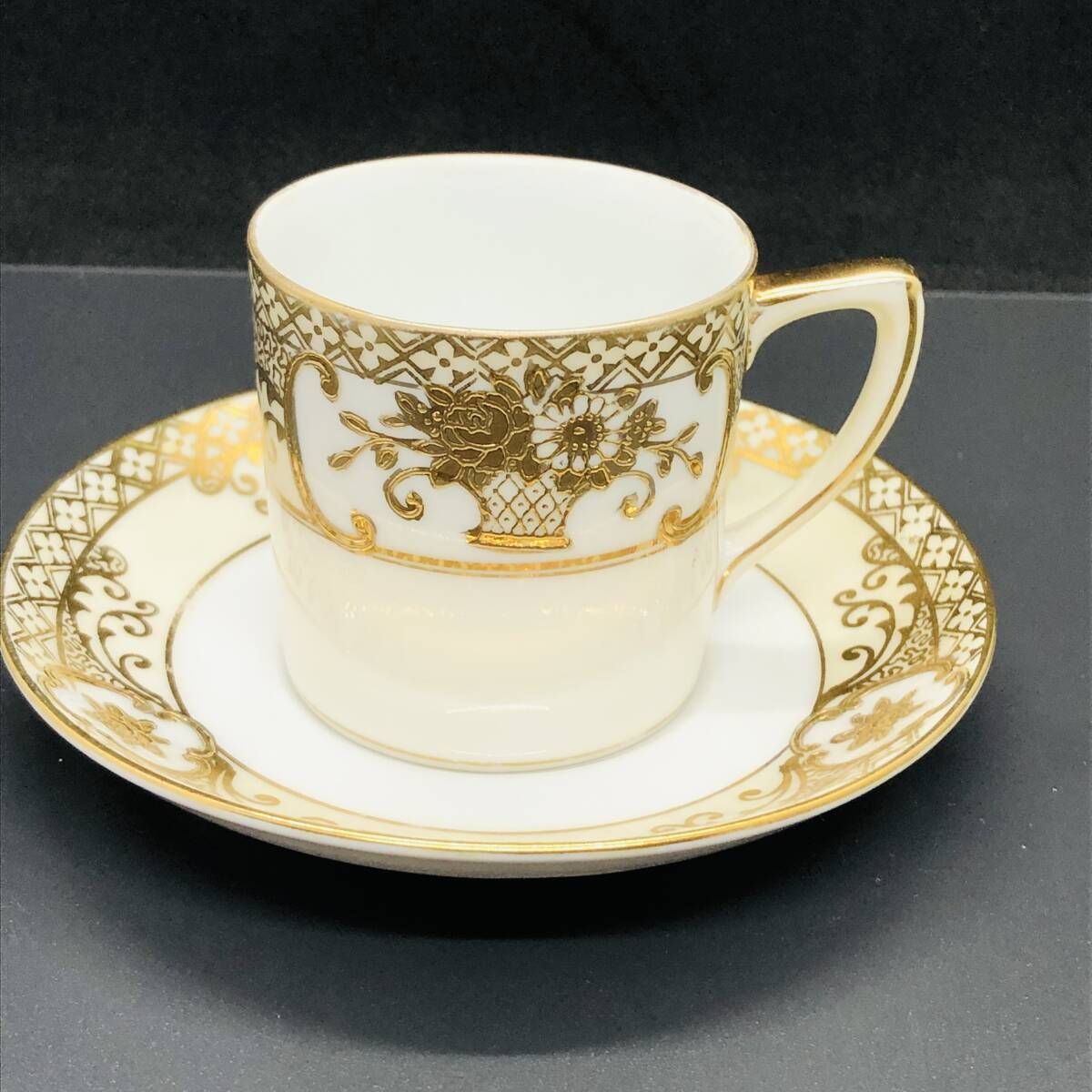 銘品!! オールドノリタケ 金盛上花籠装飾図紋 カップ＆ソーサー 英国