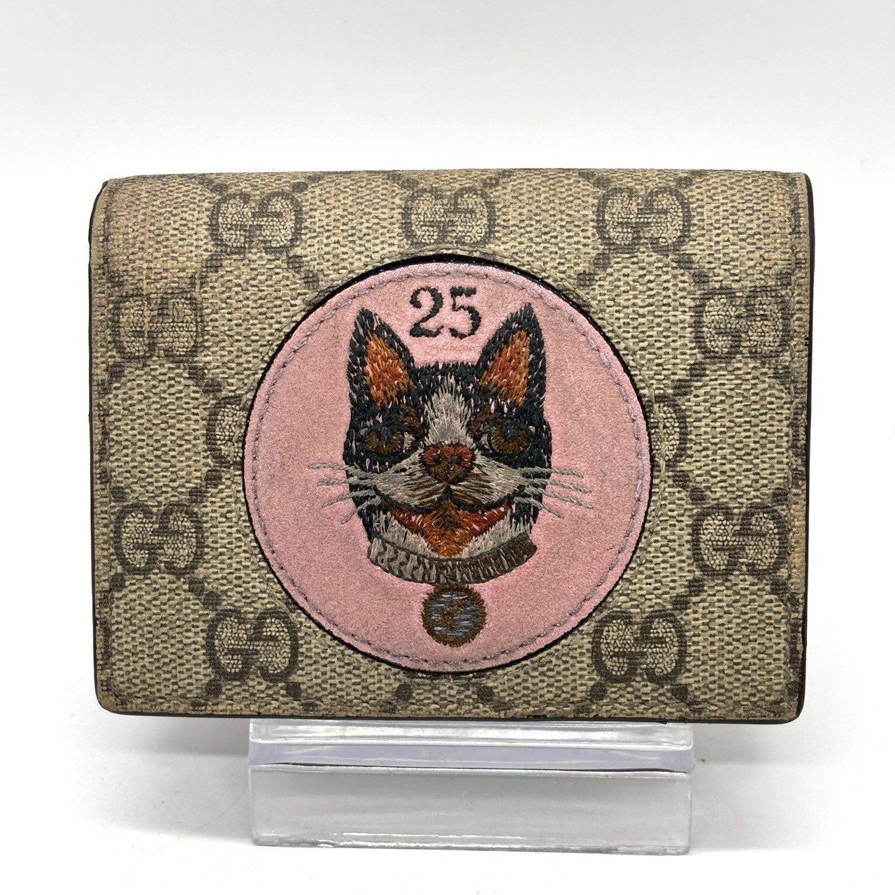 可愛さを、品よく楽しむ】 GUCCI 二つ折り財布 ボストンテリア GG