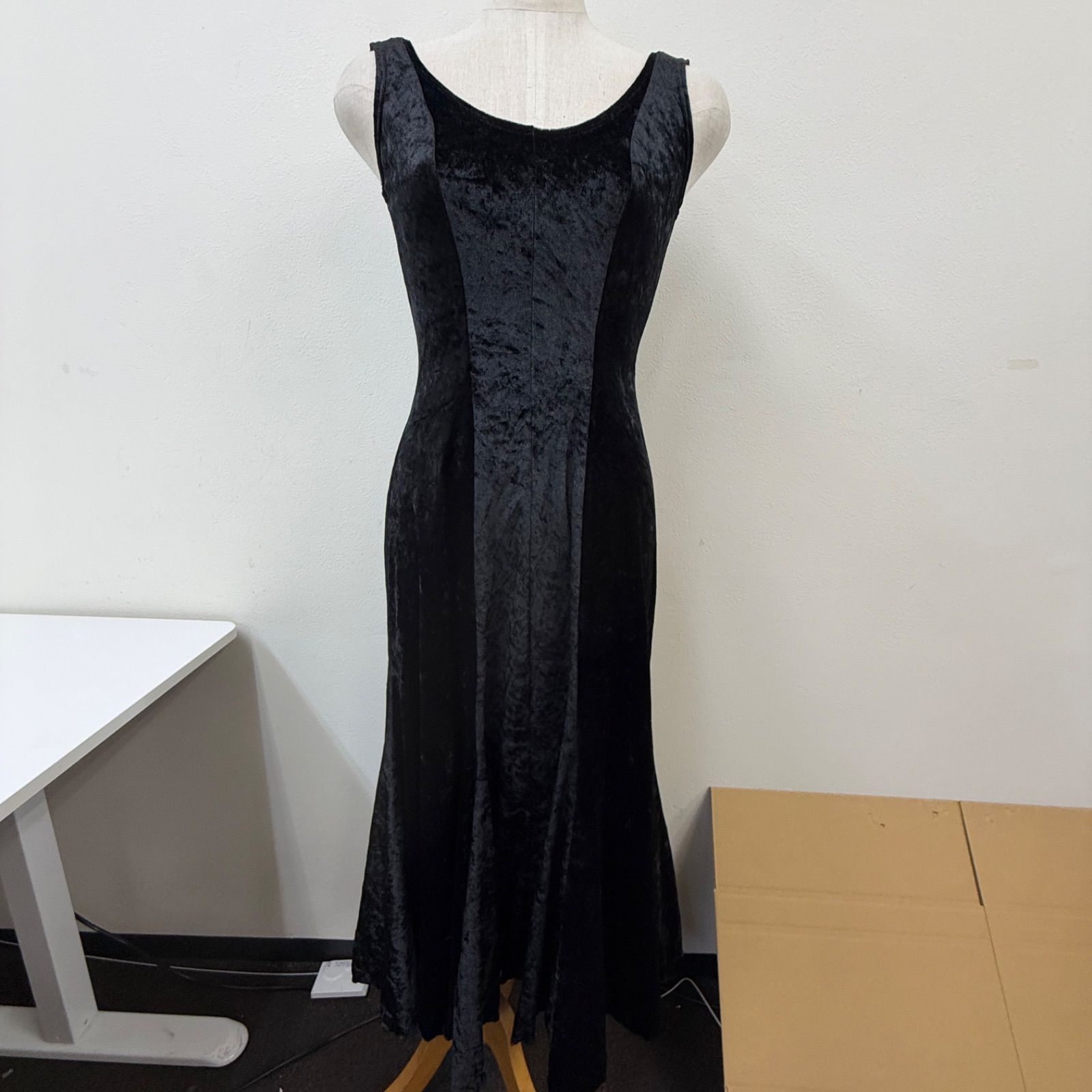 フラメンコ衣装 ドレス ワンピース 黒 ブラック 無地 ベロア フリル