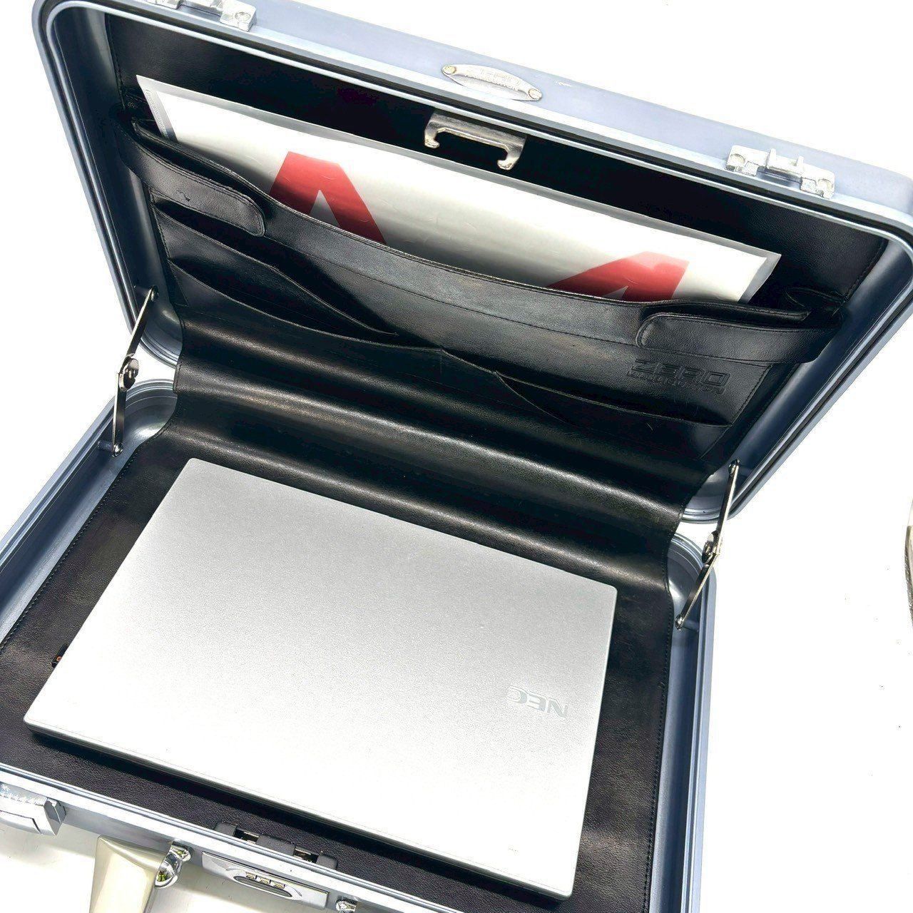 飾らない、機能美】 ZERO HALLIBURTON アタッシュケース ハンドル A4