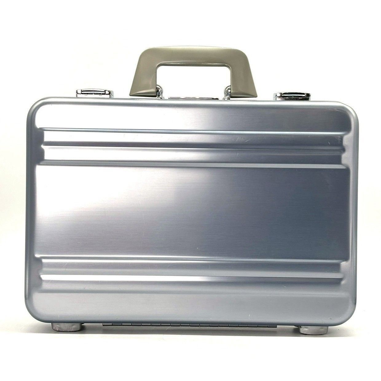 飾らない、機能美】 ZERO HALLIBURTON アタッシュケース ハンドル A4