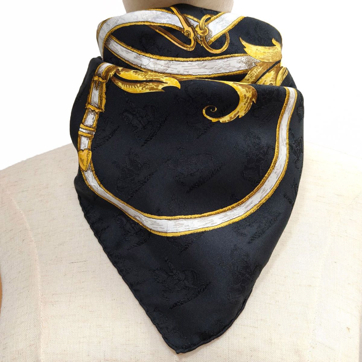 HERMES エルメス カレ90 L'INSTRVCTION DV ROY 帝王学 シルク スカーフ