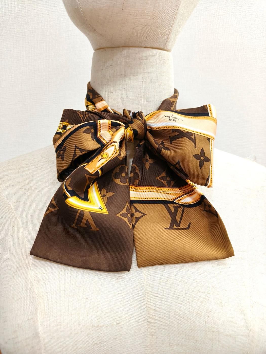 ルイヴィトン　バンドー　モノグラム　コンフィデンシャル　LVロゴ　リボンスカーフ LOUIS VUITTON ルイヴィトン バンドー・モノグラム コンフィデンシャル