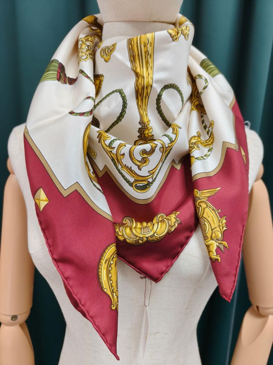 HERMES エルメス カレ90 LES CLES THE KEYS RARE 鍵柄 シルク スカーフ