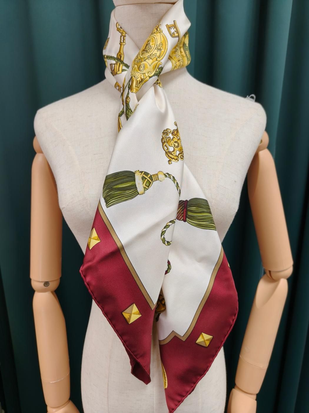 HERMES エルメス カレ90 LES CLES THE KEYS RARE 鍵柄 シルク スカーフ