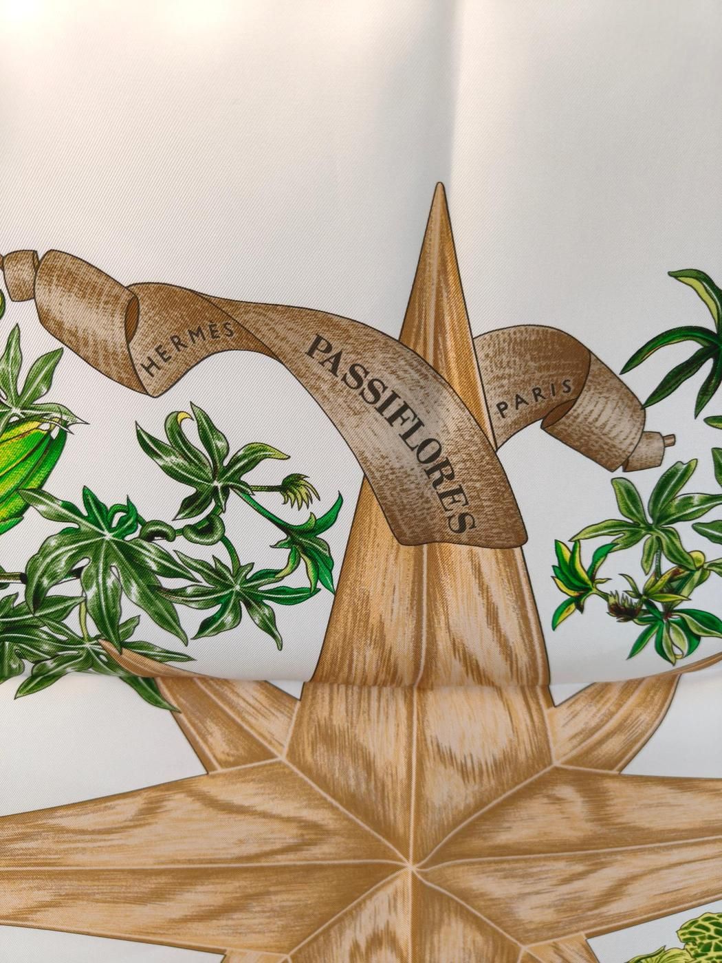 HERMES エルメス カレ90 PASSIFLORES シルク スカーフ ホワイト