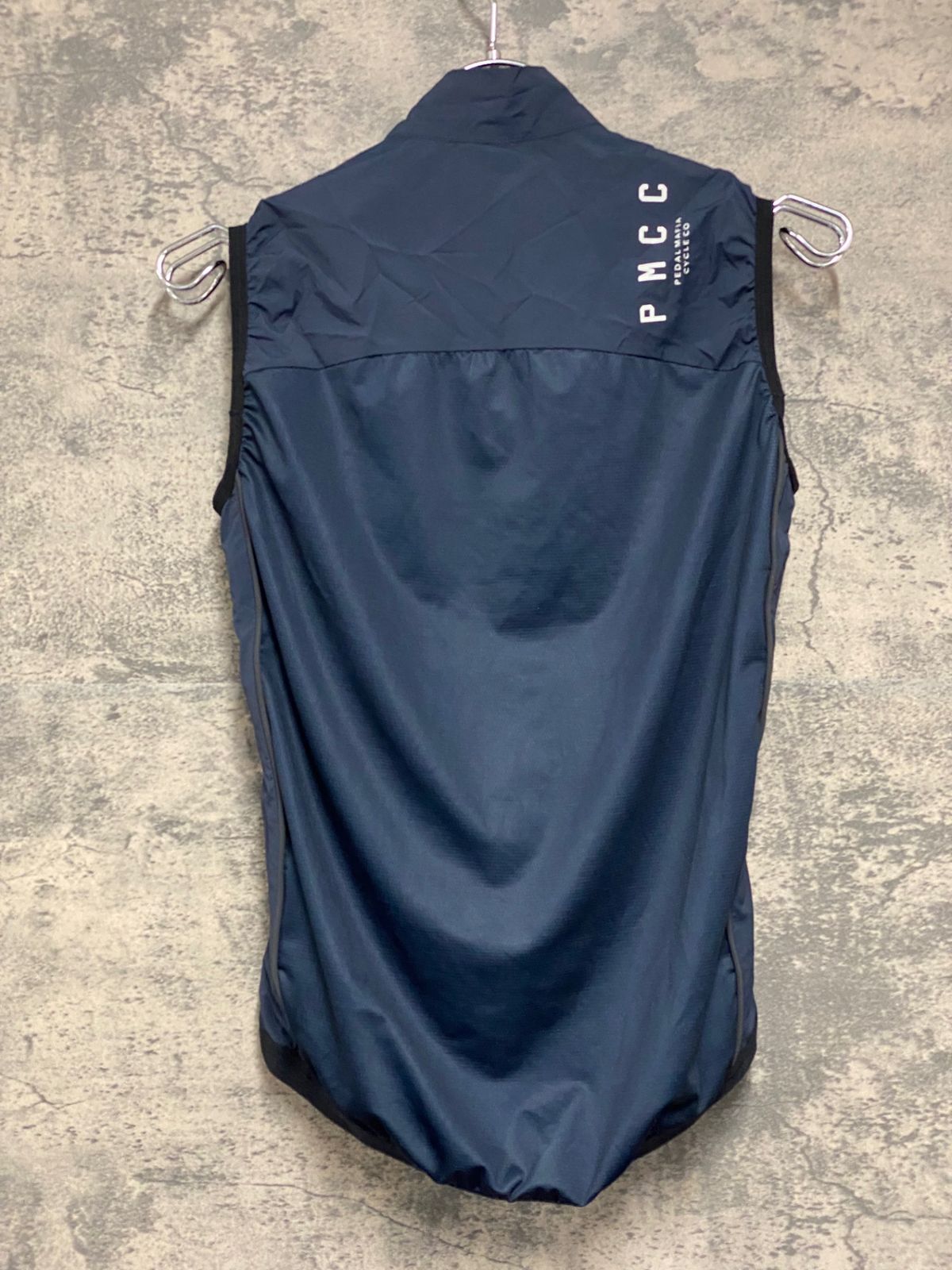 JV178 ペダルマフィア Pedal Mafia PMCC ジレ サイクルベスト 濃紺 2XS