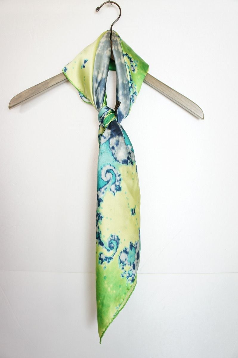 正規品 FENDI フェンディ 大判 シルク スカーフ ストール MADE IN