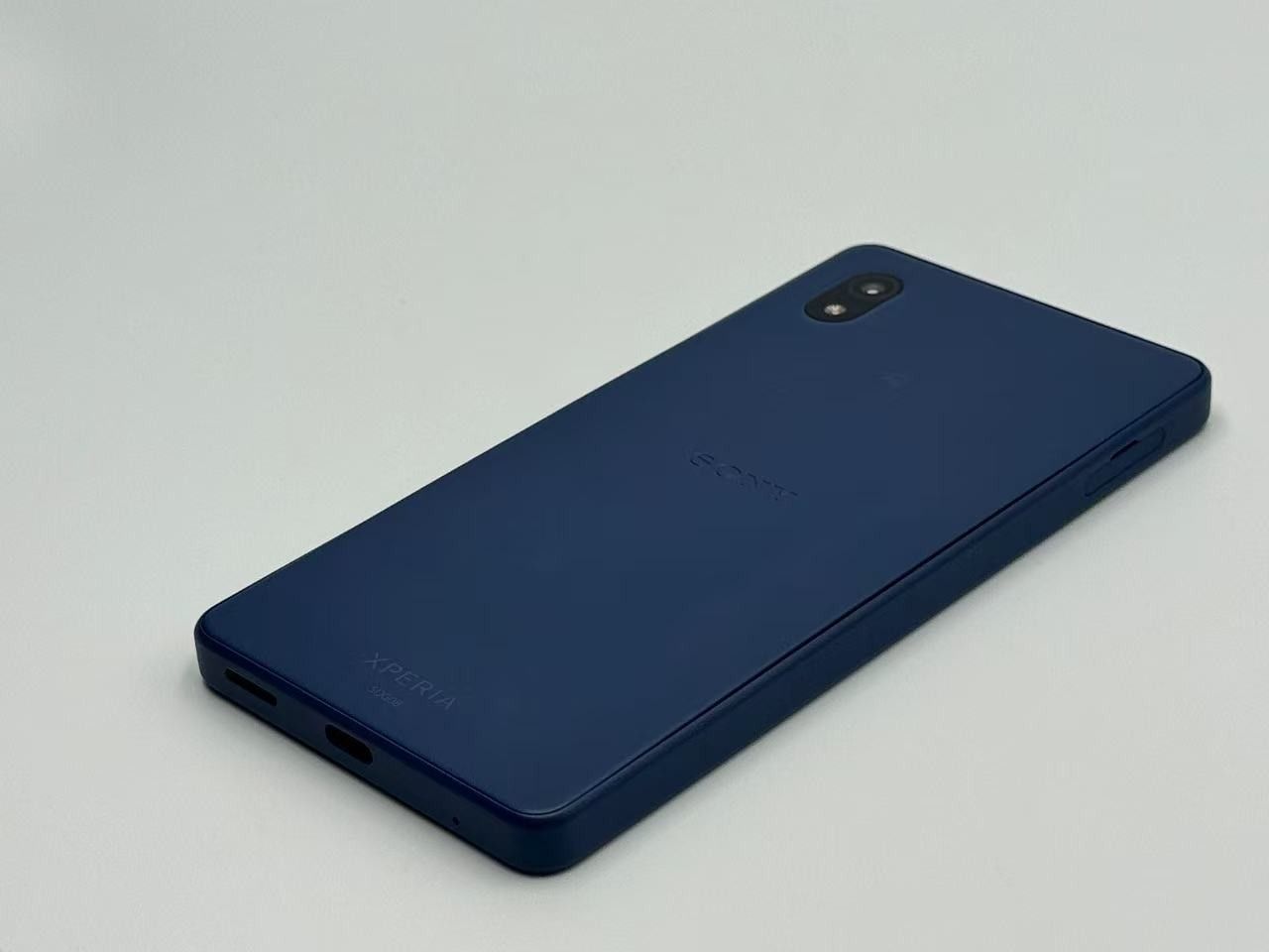 中古B】Xperia Ace III SOG08 ブルー SIMフリー 白ロム - メルカリ
