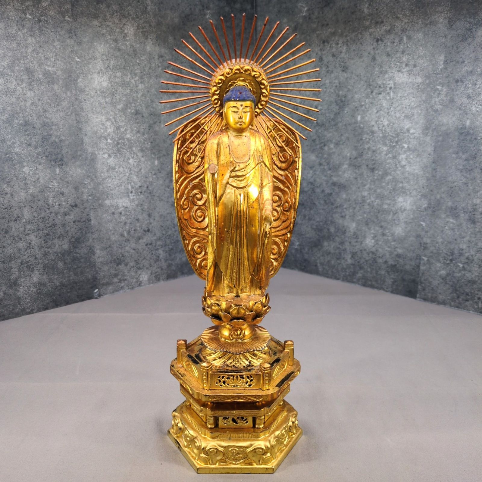 仏像 立像 光背付 金色 仏教美術 置物 民芸 古道具 A684 - メルカリ