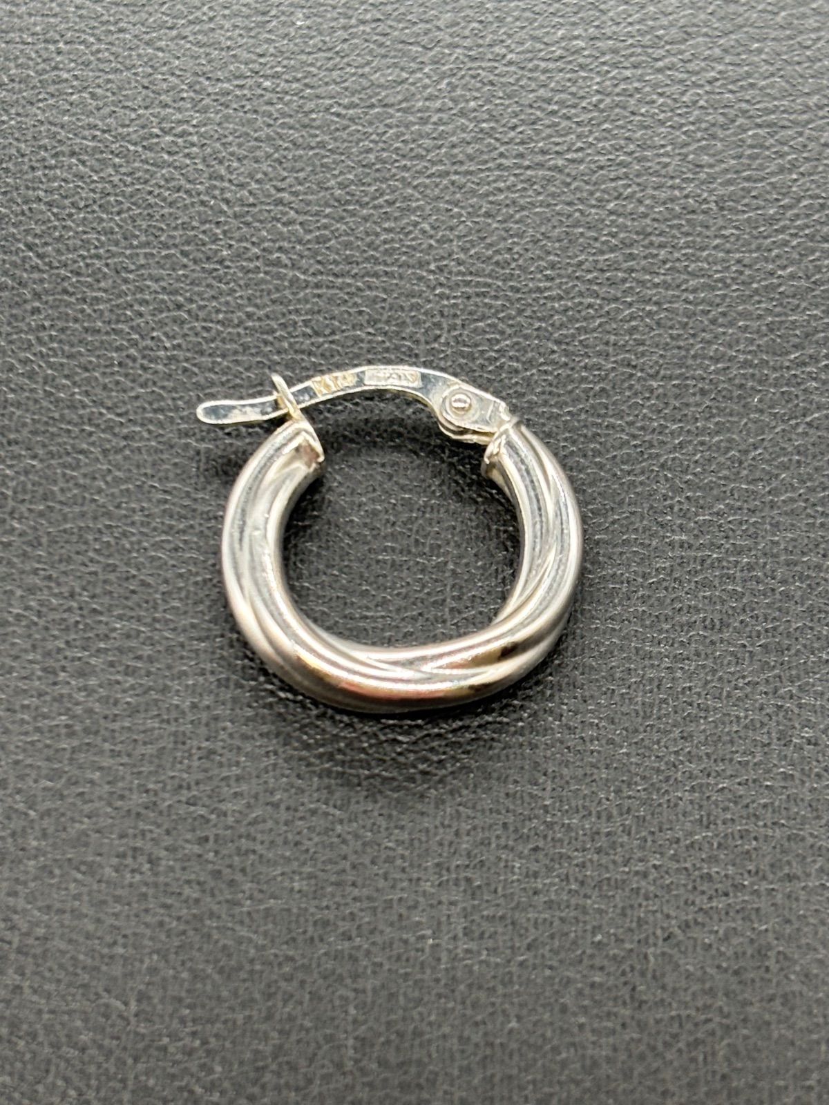 みー様 K14刻印あり 上品フープピアス片耳用14金 みー様 K14刻印あり