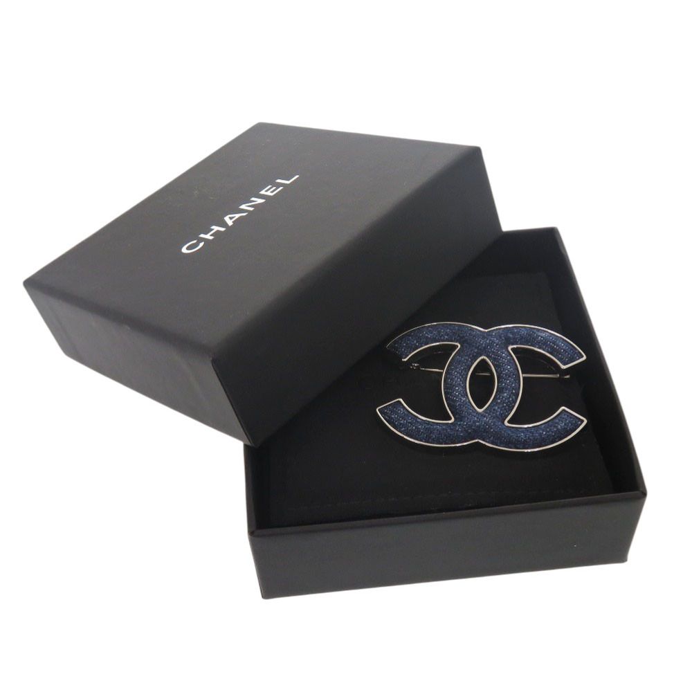 新品同様 シャネル デニム ココマーク B24 B ブローチ メタル ネイビー