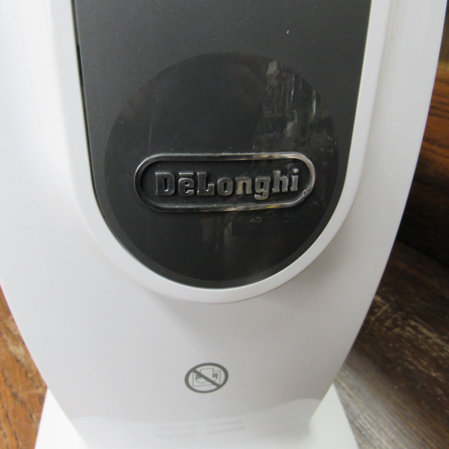 コンパクトサイズ De'Longhi デロンギ オイルヒーター NJM0505