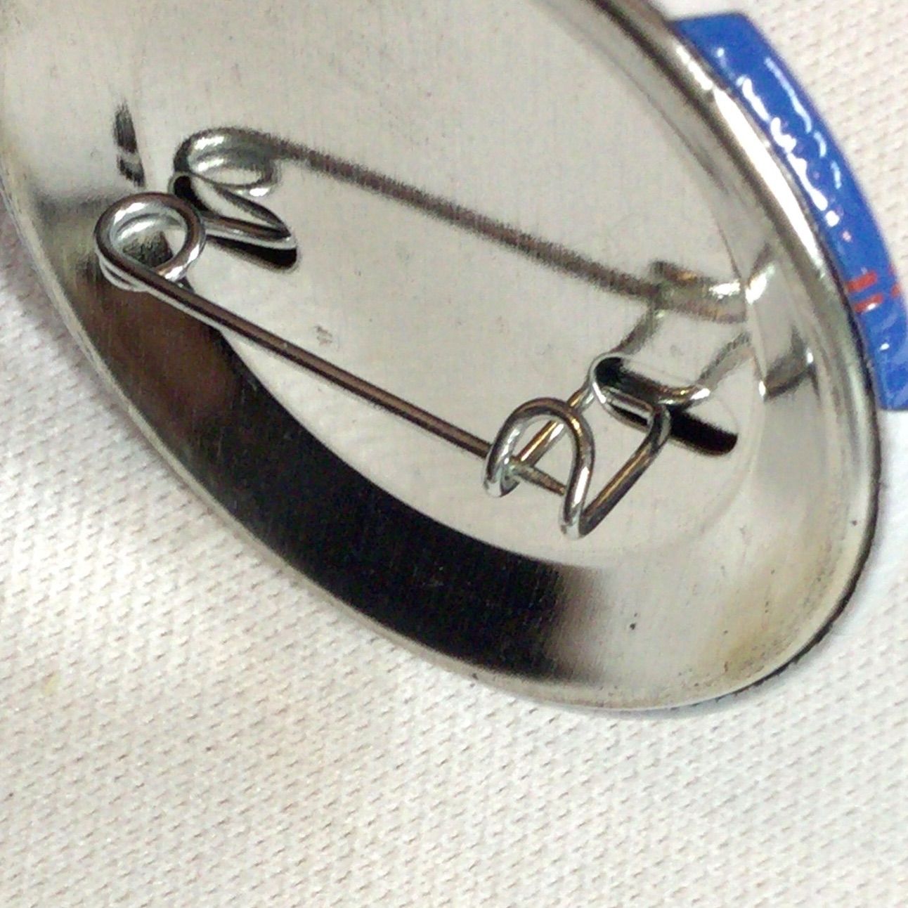 ユーリ on ICE ユーリ・プリセツキー 缶バッジ - メルカリ