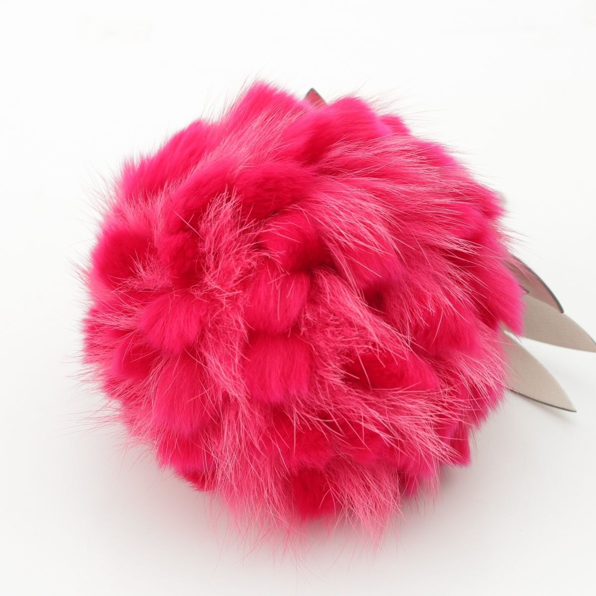 フェンディ ファー レザー フルーツチャーム ストロベリーモチーフ