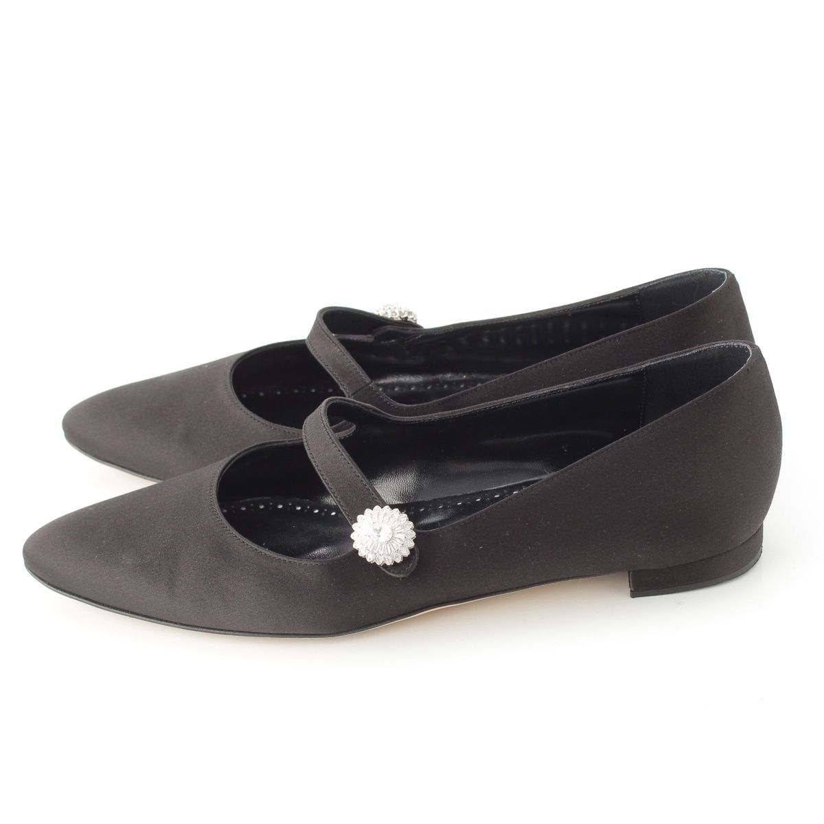 マノロブラニク MARIJANA サテン ビジュー メリージェーン フラット