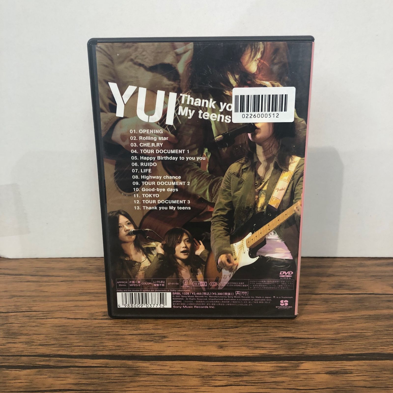 YUI First Live DVD/【作者】YUI/GF-0226000512-YP/GF08922 - メルカリ
