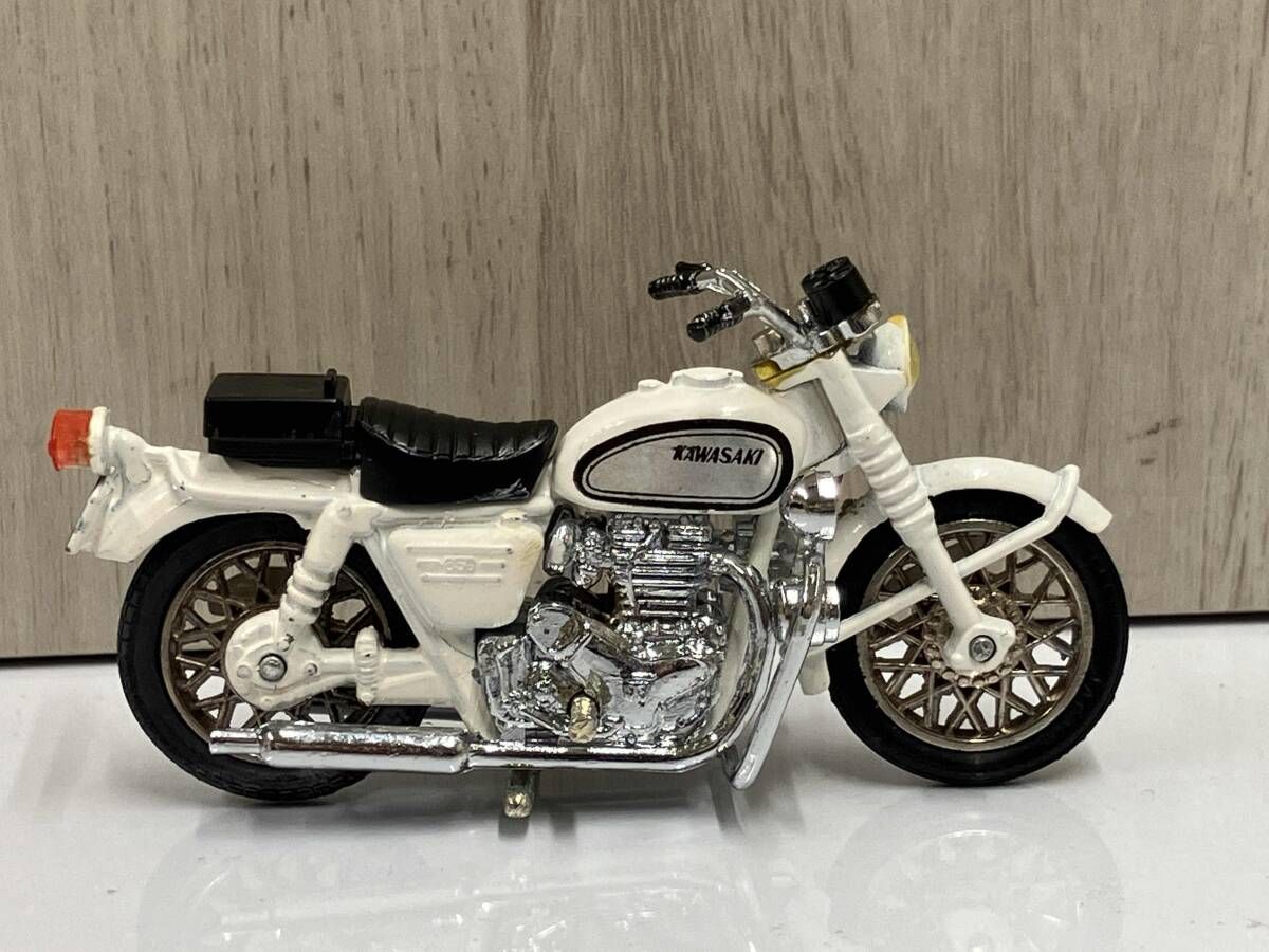 ダイヤペット カワサキ650 W1スペシャル 警視庁白バイ 1/30scale