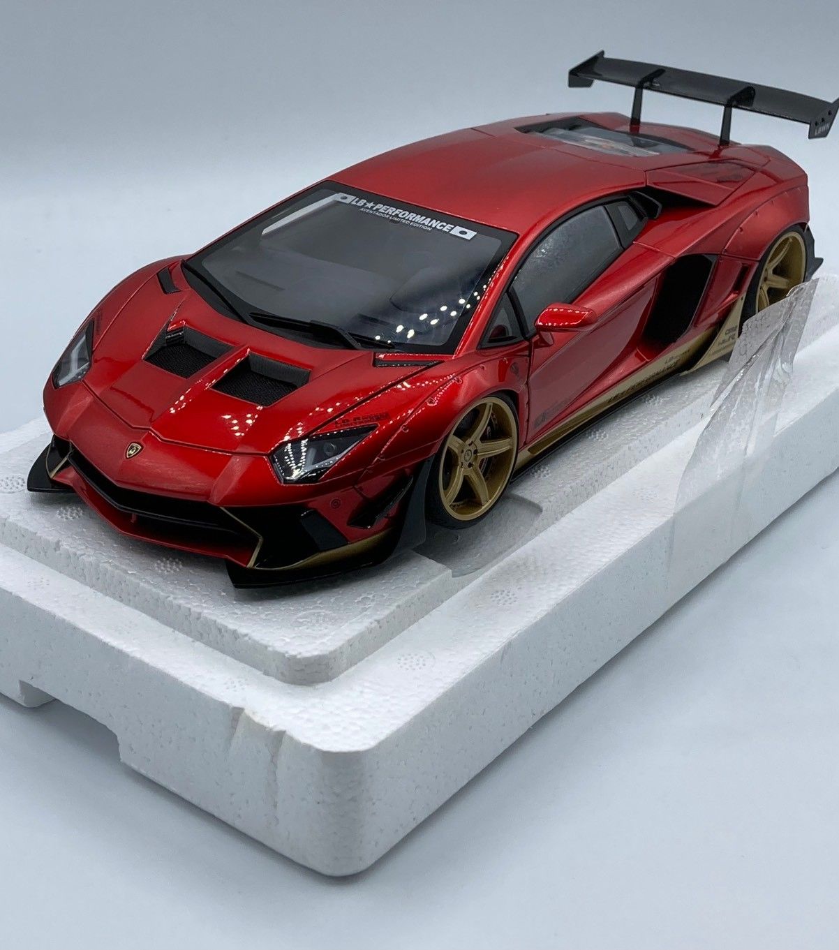 一部破損】AUTOart 1/18 ランボルギーニ アヴェンタドール リミテッド