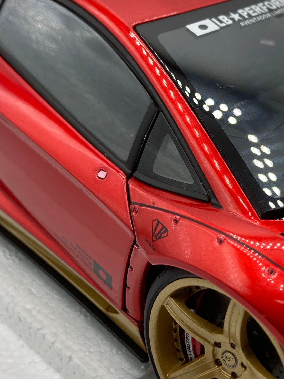 一部破損】AUTOart 1/18 ランボルギーニ アヴェンタドール リミテッド