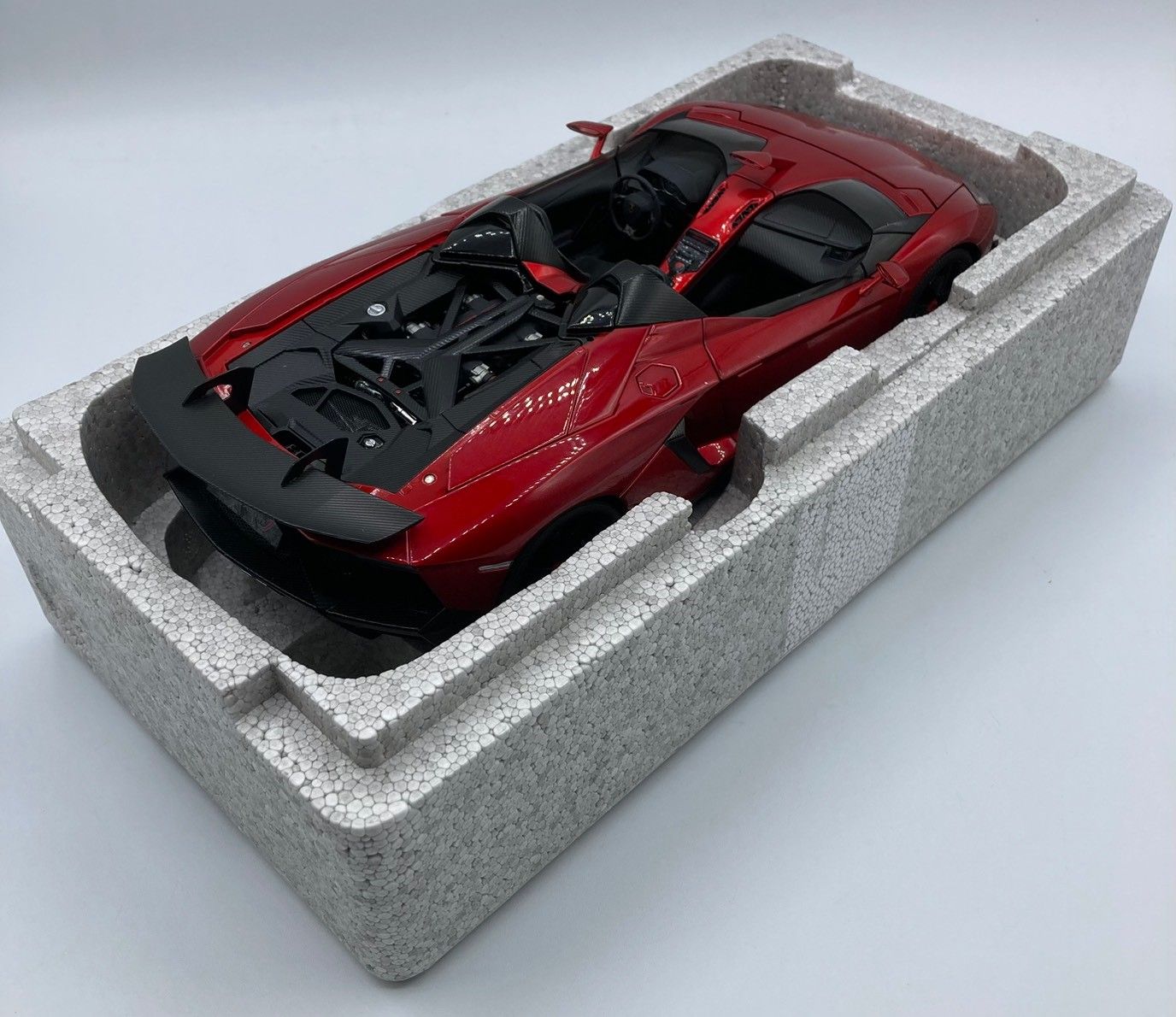 AUTOart 1/18 ランボルギーニ アヴェンタドール J メタリックレッド