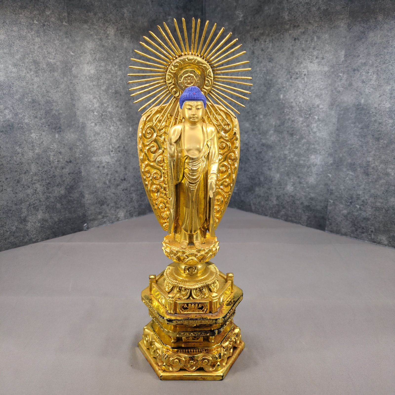 仏像 立像 光背付 金色 仏教美術 置物 民芸 古道具 A685 - メルカリ