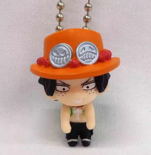 ワンピースベース【レア】ポートガス・D・エース キーホルダー