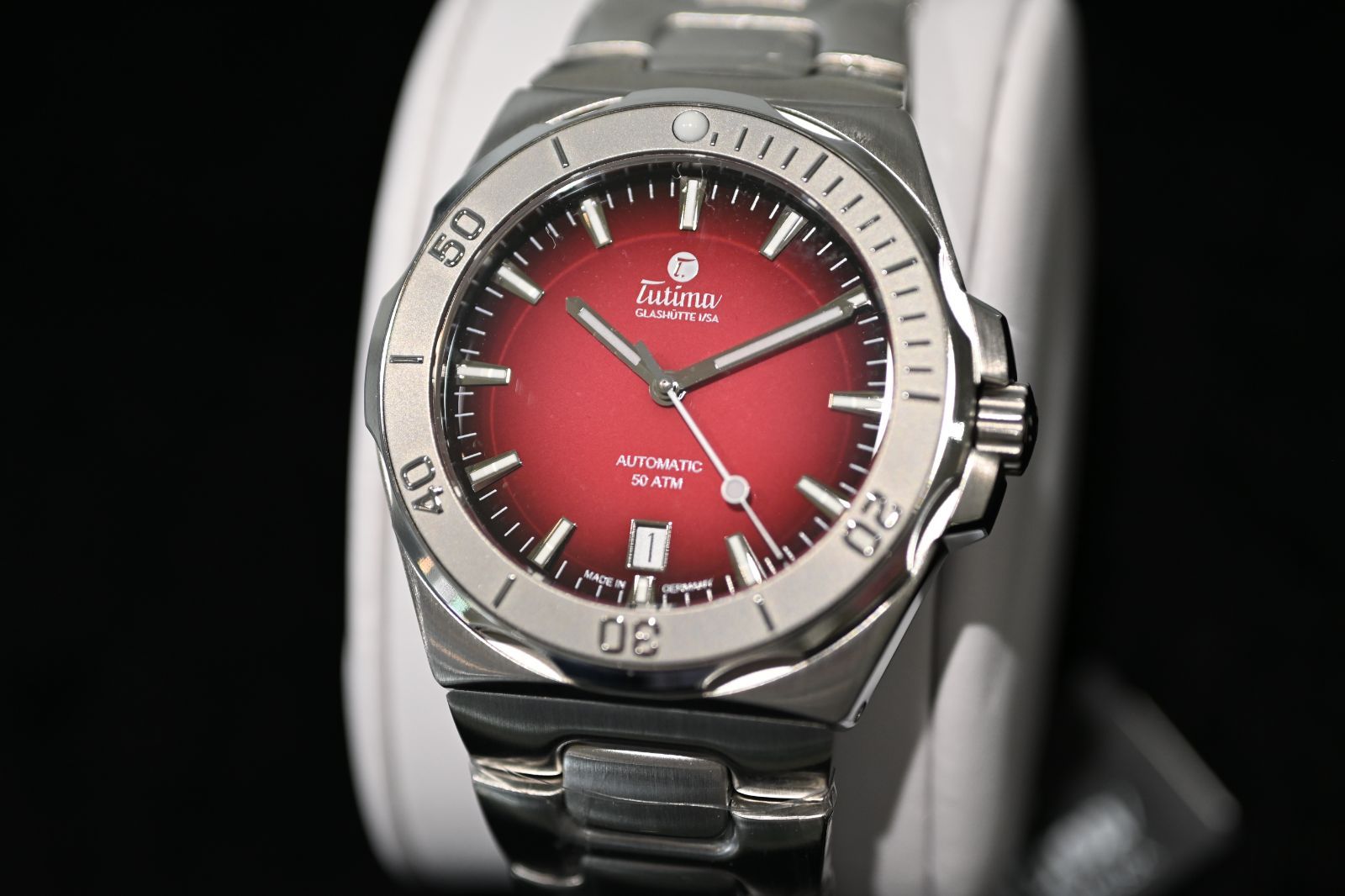 未使用 Tutima チュチマ M2セブンシーズ S レッド文字盤 腕時計 自動巻き M2 SEVEN SEAS S 6156 08