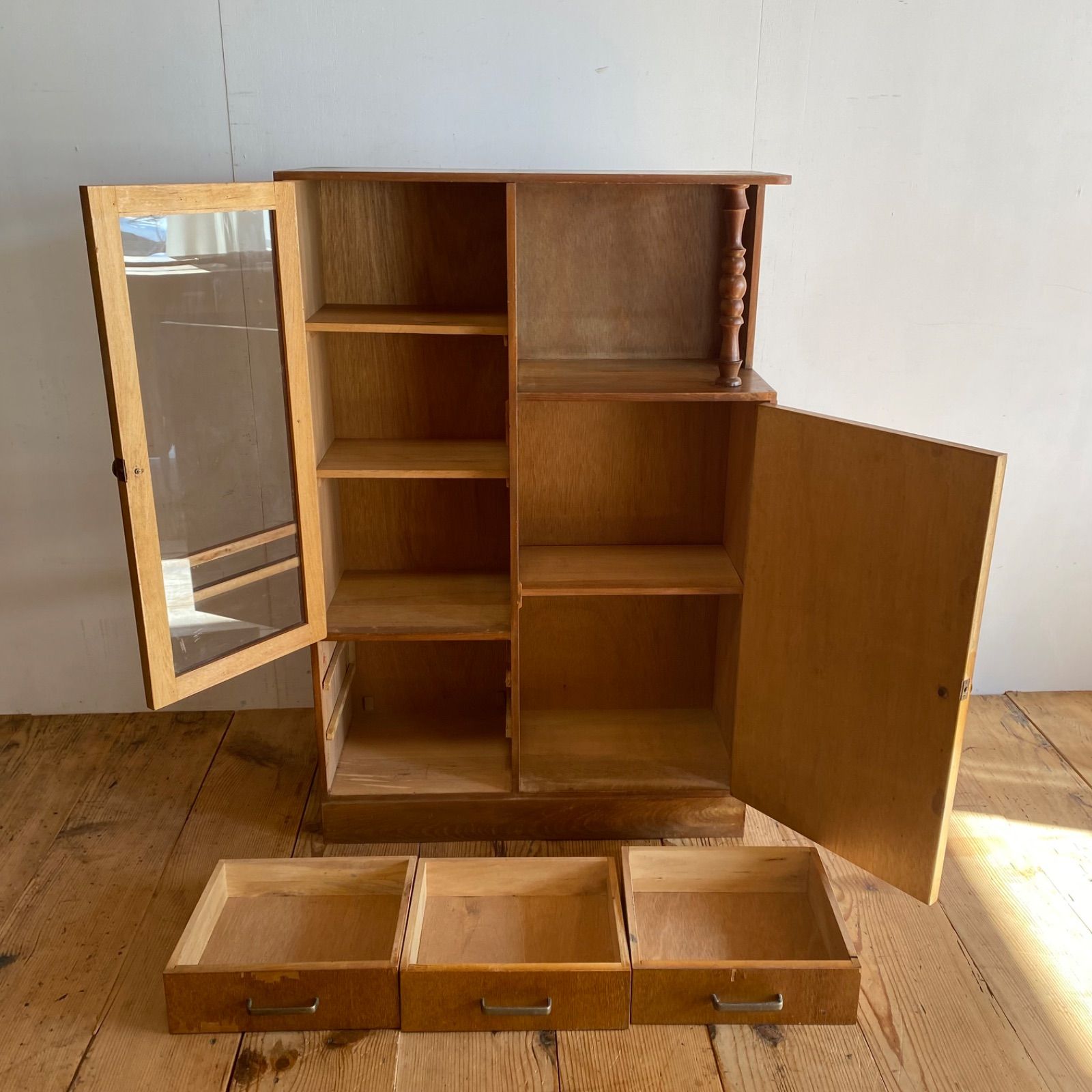 アンティーク ガラス戸 ガラス棚 チェスト キャビネット 食器棚 本棚