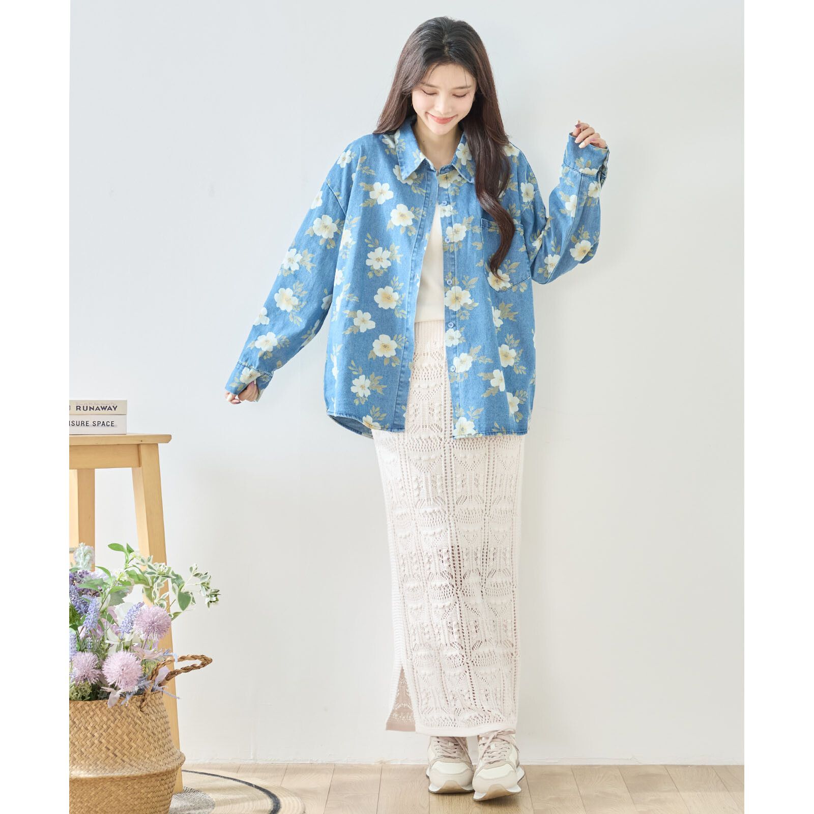 新入荷】【新品】【送料込】フラワーデニムシャツ (M~L) - メルカリ