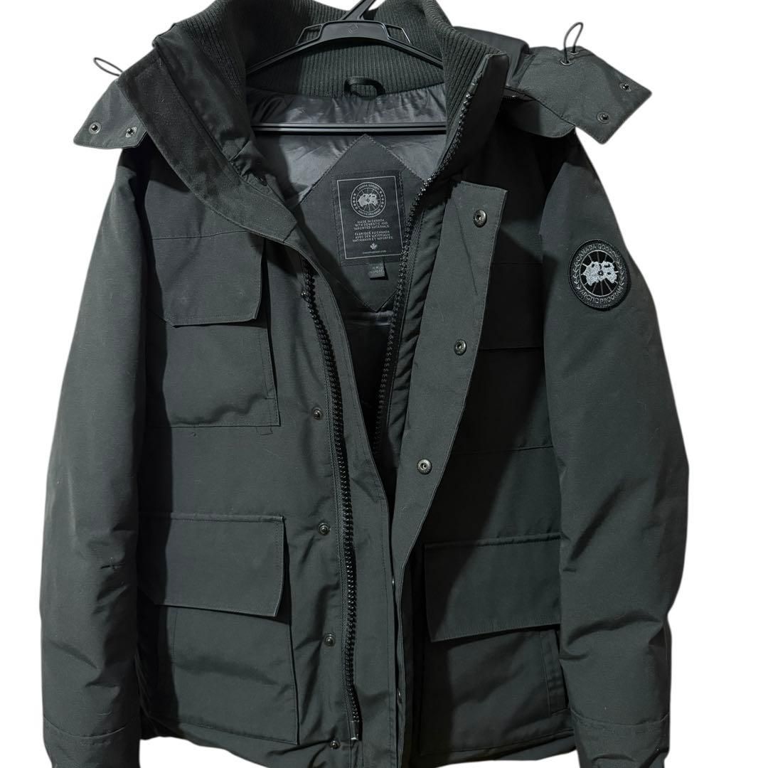 極美品 CANADA GOOSE ダウンジャケット ブラックレーベル M 黒 極美品 CANADA GOOSE ダウンジャケット ブラックレーベル M 黒