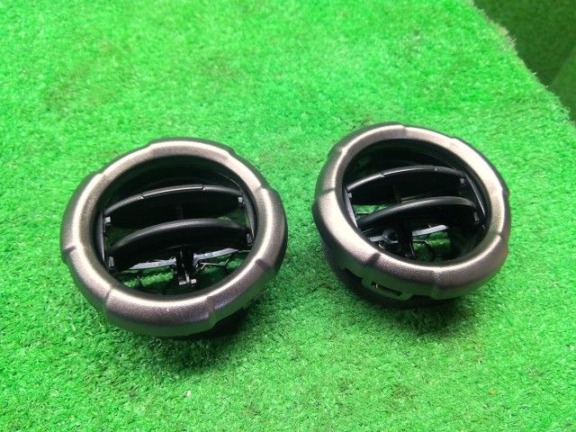 中古】ジムニーシエラ 3BA-JB74W エアコン吹き出し口 73630-77R00-DLK