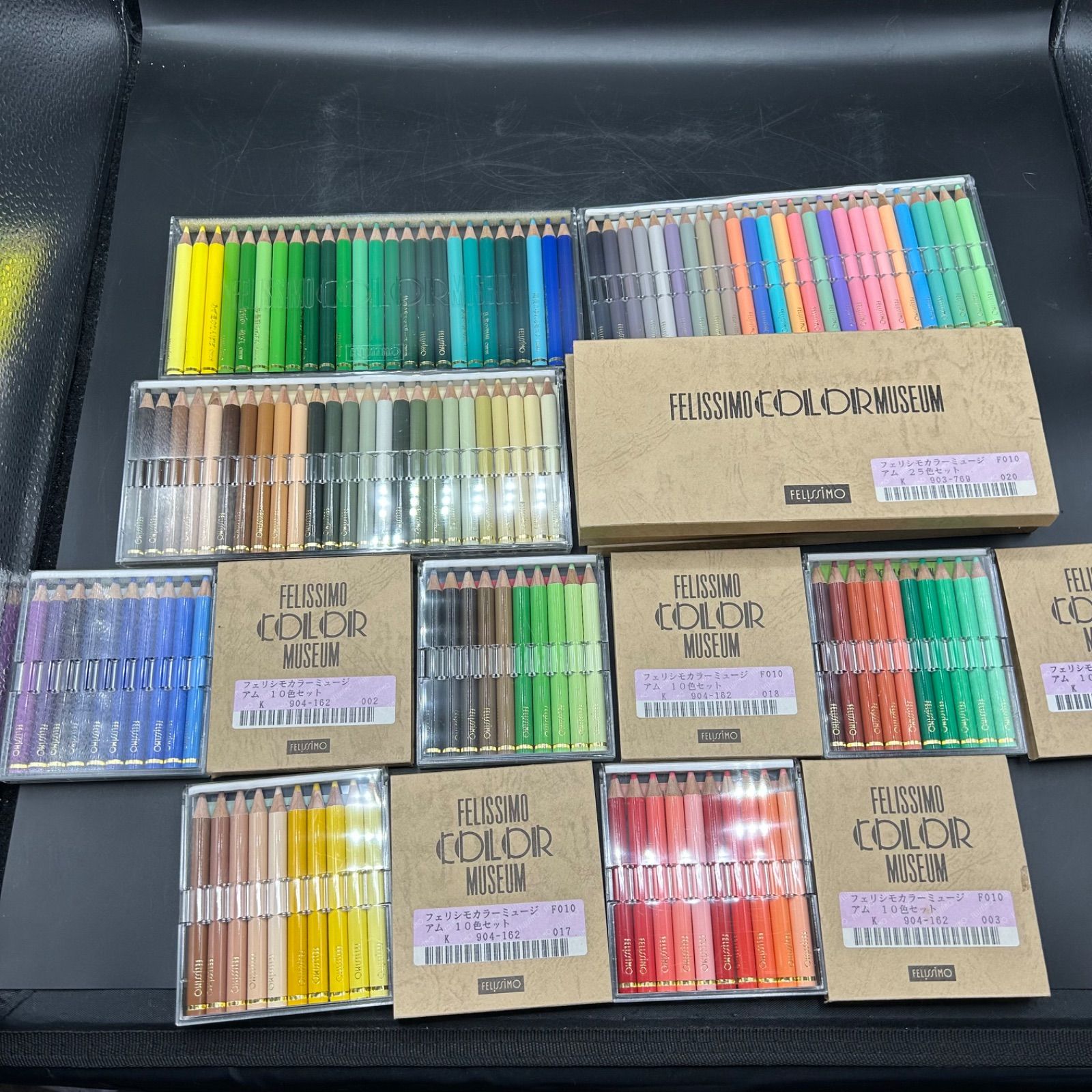 L》フェリシモ カラーミュージアム 色鉛筆 125色 セット - メルカリ