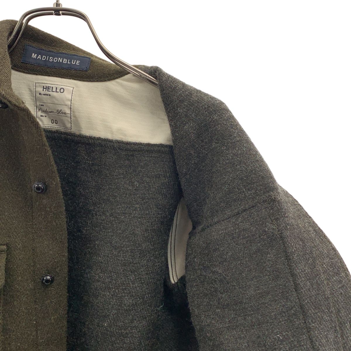 MADISON BLUE / マディソンブルー | ウール ワンポイントロゴ レギュラーカラー シャツ | 00 | オリーブ | レディース MADISON BLUE / マディソンブルー | ウール ワンポイントロゴ