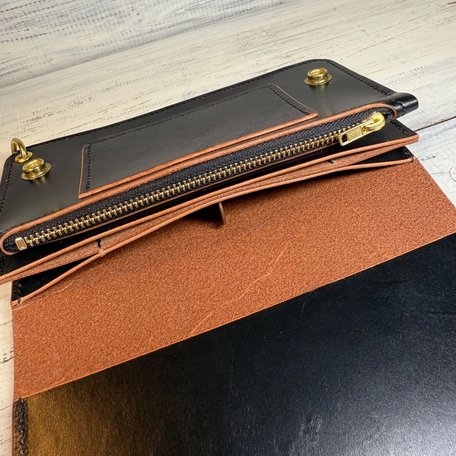 トラッカーウォレット ロング 3層】 ブラック 茶芯 ゴールド YKK