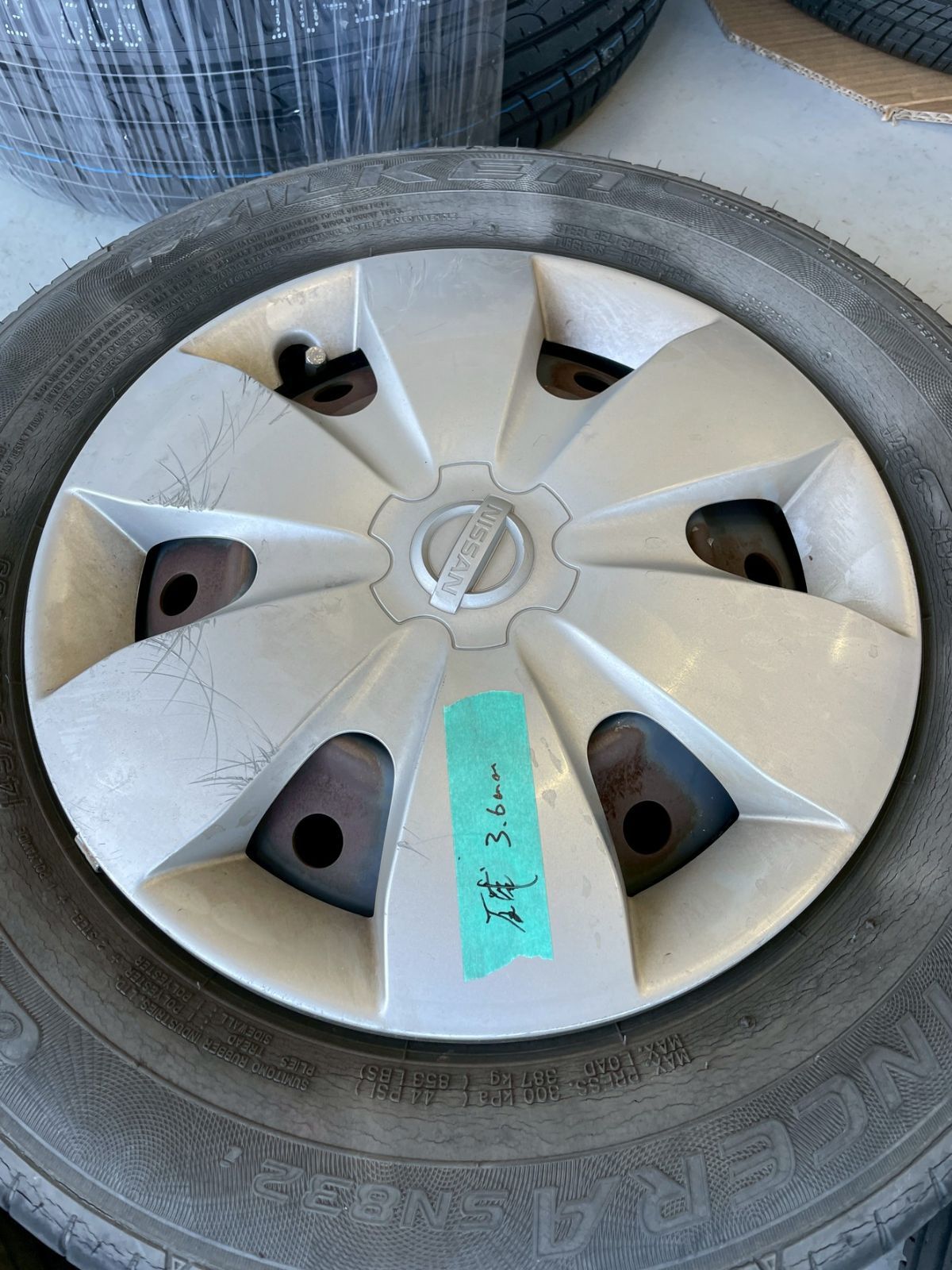 日産 モコ（MG33S）日産純正ホイール13インチとタイヤ（145/80R13）と