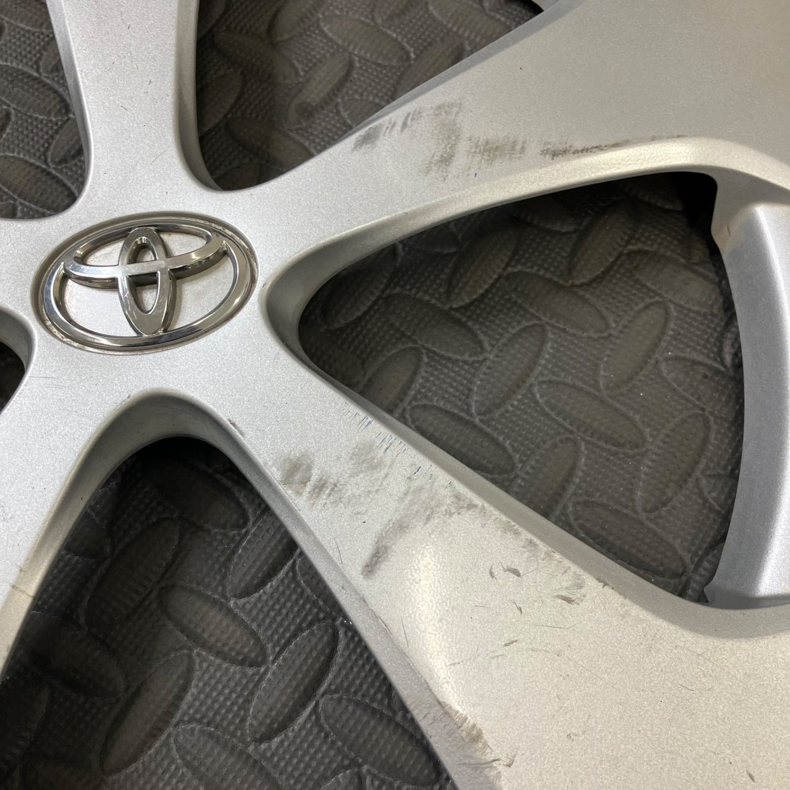 トヨタ プリウス 30系 後期 ホイールキャップ 1枚 ホイールカバー 純正 