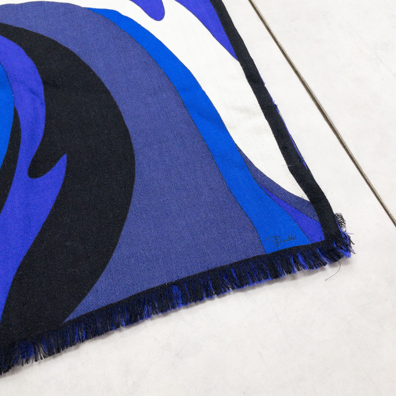 EMILIO PUCCI エミリオプッチ　シルクウール ストール 大判 EMILIO PUCCI エミリオプッチ ストール ショール 総柄 シルク ウール