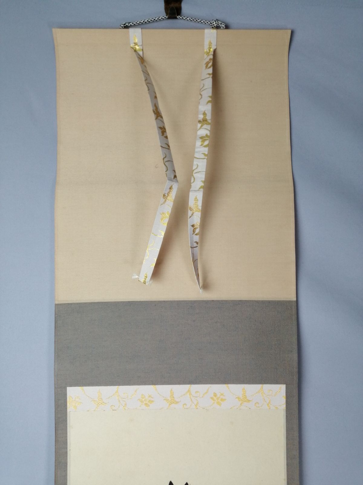 【茶道具】大徳寺　龍源院 細合喝堂和尚筆　立雛画賛『桃花笑春風』掛軸 軸C176 茶道具】大徳寺 龍源院 細合喝堂和尚筆 立雛画賛『桃花笑春風』 茶掛